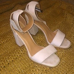 Boohoo heels size 8